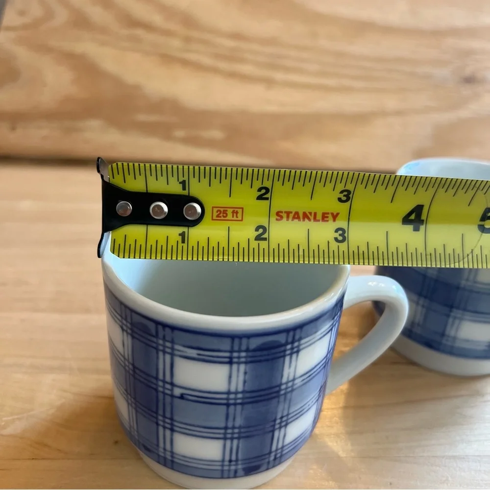 Williams Sonoma set of 2 Blue white Plaid Ceramic Mugs coffee tea cup cottage